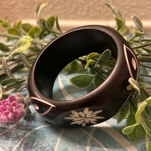 Vintage Black and White Carved Bakelite Bangle Bracelet